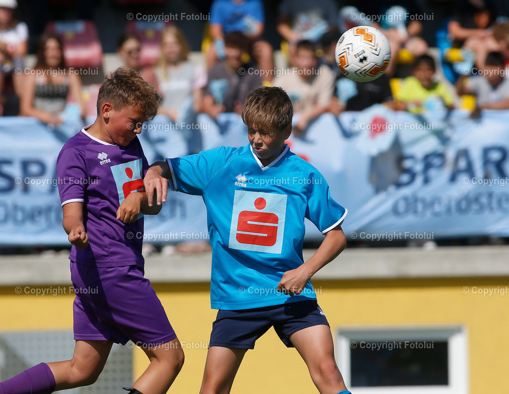 A_LUI_010622_75 | SPORT,FUSSBALL,SPARKASSE SCHUELERLIGA LANDESFINALE 2022 PETTENBACH 01.06.2022 IM BILD: (LAMBACH VIOLETT) UND (ROHRBACH BLAU) FOTO.FOTOLUI