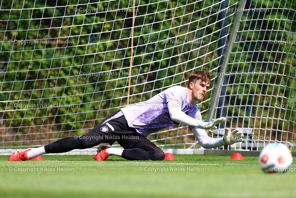 NH_FCStPauli_Training_11072025 | #30 Simon Spari (FC St. Pauli)Fußball I Herren I Training I Saison 2025-2026 I FC St. Pauli I 11.07.2025 I Trainingszentrum FC St. Pauli