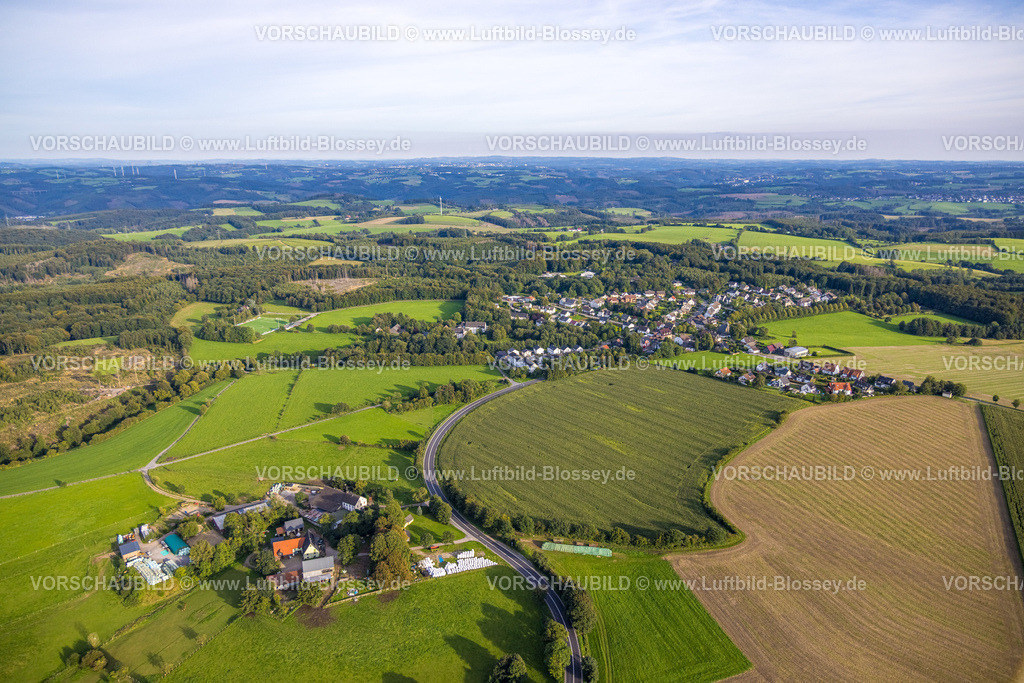 Hagen230903983 | Luftbild, Ortsteil Waldbauer, Straßenverbindung Landesstraße L528 zum Ortsteil Zurstraße, Langscheid, Breckerfeld, Ruhrgebiet, Nordrhein-Westfalen, Deutschland