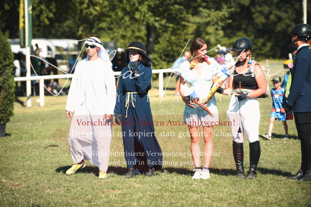 DSC_7775 | Pferde- und Turnierfotografie in Westsachsen. Pferdeportraits, Auftragszeichnungen und intuitive Kunst.