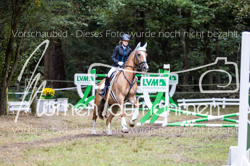 HB-Springreiter-029 | MomenTaufnahmen Pferdesportfotos