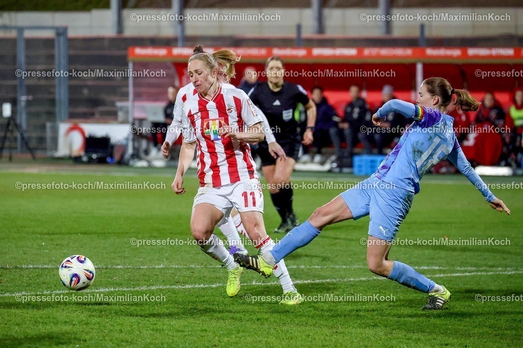 xSSCx09022601021 | 09.02.2026, xsscx, Frauen Fussball, 1. FC Koeln - SGS Essen, 1. Fussball Bundesliga, 17. Spieltag, Franz-Kremer-Stadion, Saison 2025 2026: Pauline Bremer (1. FC Koeln 11) im Zweikampf gegen Lena Ostermeier (SGS Essen 18) DFB regulations prohibit any use of photographs as image sequences and or quasi-video. Photo: xSandraxScherningxPressefotoKochx