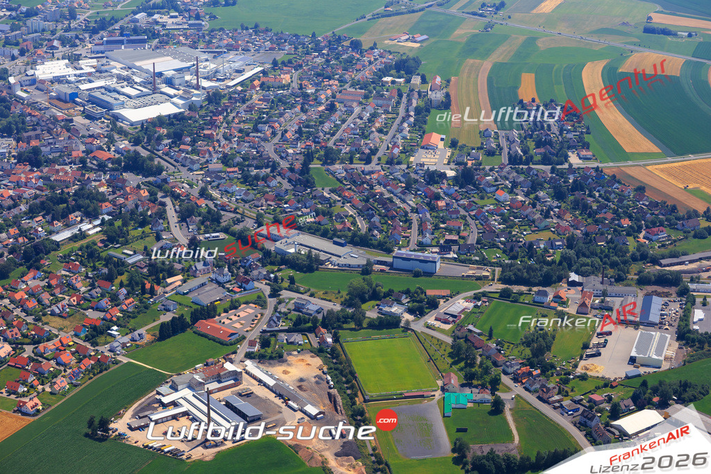 Die Luftaufnahme der Stadt Mitterteich wurde vom UL-Flugzeug heraus erstellt ( keine Drohne )- hohe Auflösung für beste Qualität