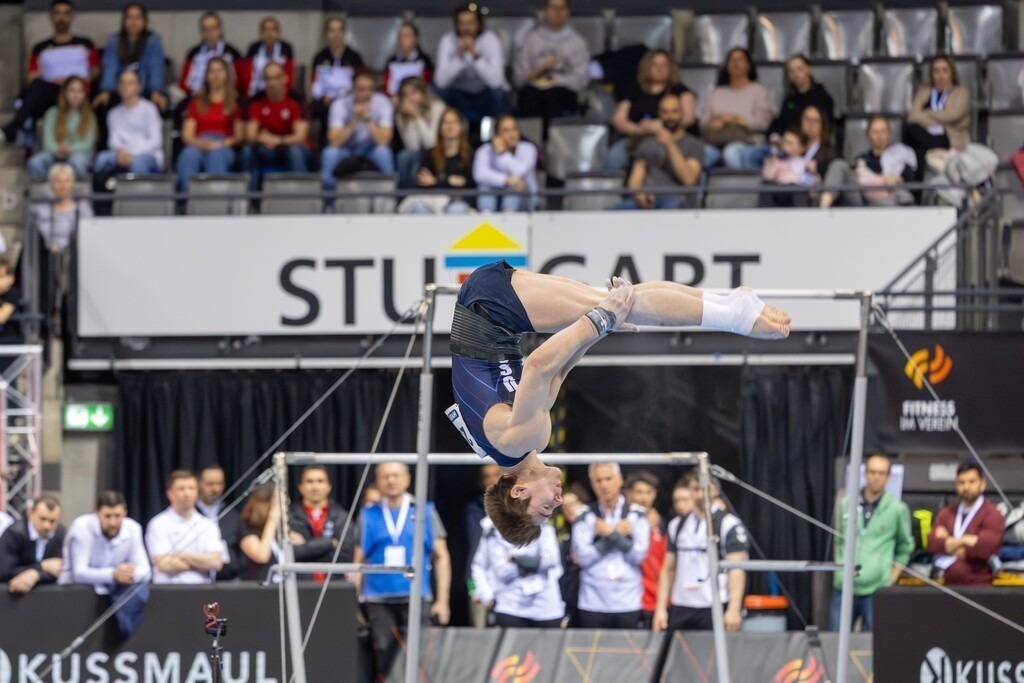 Stuttgart: DTB-Pokal 2026, Gerätfinals | Stuttgart: DTB-Pokal 2026, Gerätfinals***William McCrea (USA) am Boden - Realisiert mit Pictrs.com