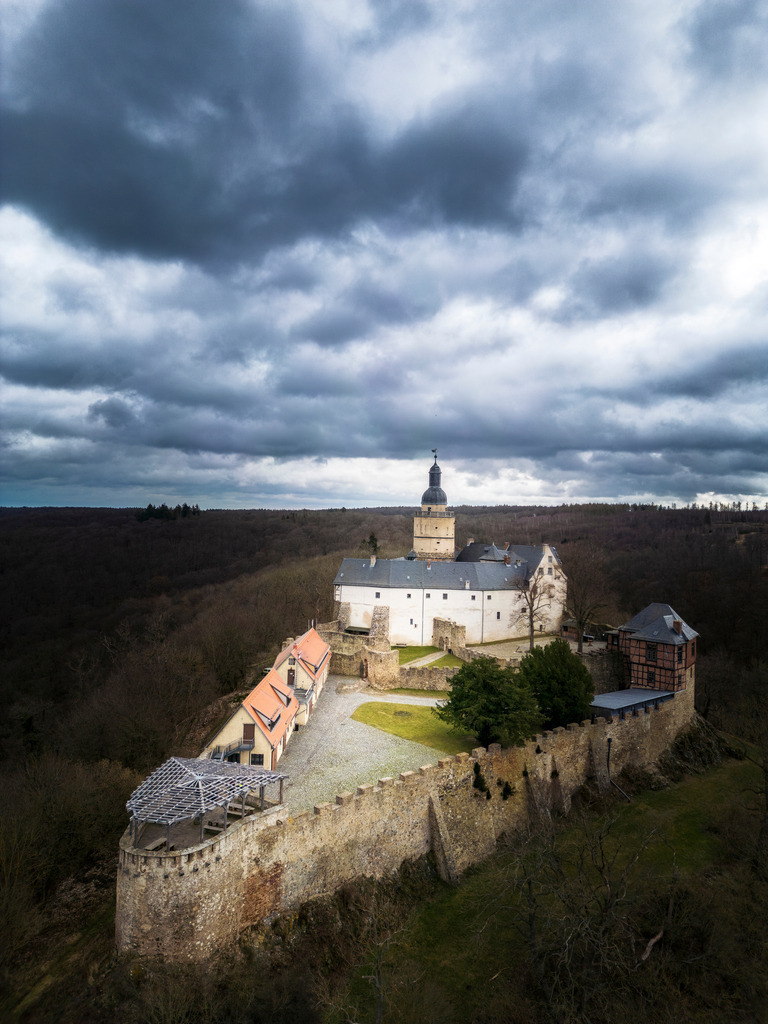 Burg Falkenstein - Sonne und Wolken | Wir machen aus Ihren Bildern Erinnerungen für die Ewigkeit | Hochwertige Fotografien für Ihr zu Hause. - Realisiert mit Pictrs.com