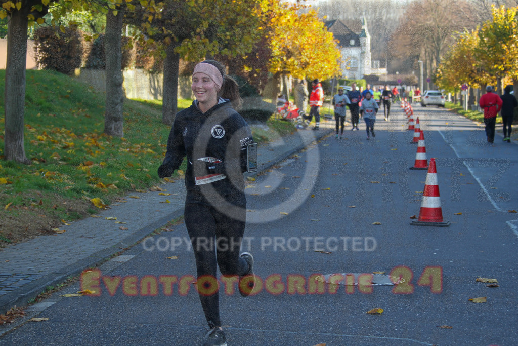 241201_1231_EV4_2830 | Sportfotografie im Rhein-Sieg Kreis, Köln, Bonn, NRW, Rheinland Pfalz, Hessen, etc. Unser Tätigkeitsfeld umfasst den Laufsport vom Volkslauf über den Marathon, Duathlon, Triathon bis zum Ultralauf wie Kölnpfad Ultra oder Schindertrail.