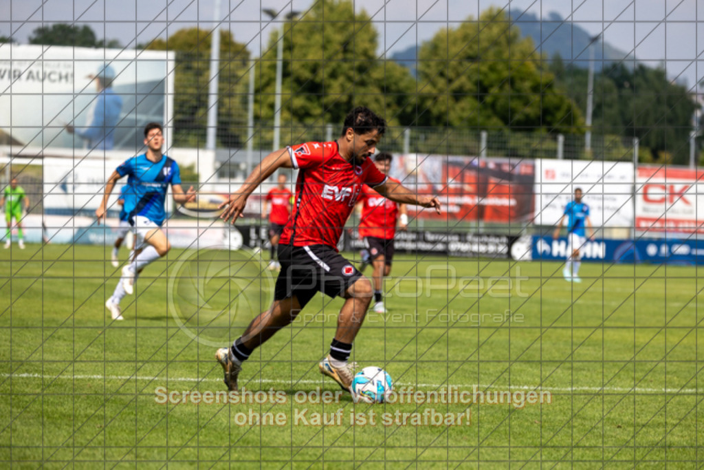 20250816_151306_0552 | #,1.Göppinger SV (rot) vs. FSV 08 Bietigheim-Bissingen (blau), Fußball, Oberliga BW, wfv, 03. Spieltag, Saison 2025/2026, Rasensportplatz Stadion SV Göppingen, Hohenstaufenstr. 116, 73033 Göppingen, 16.08.2025 - 14:00 Uhr,Foto: PhotoPeet-Sportfotografie/Peter Harich