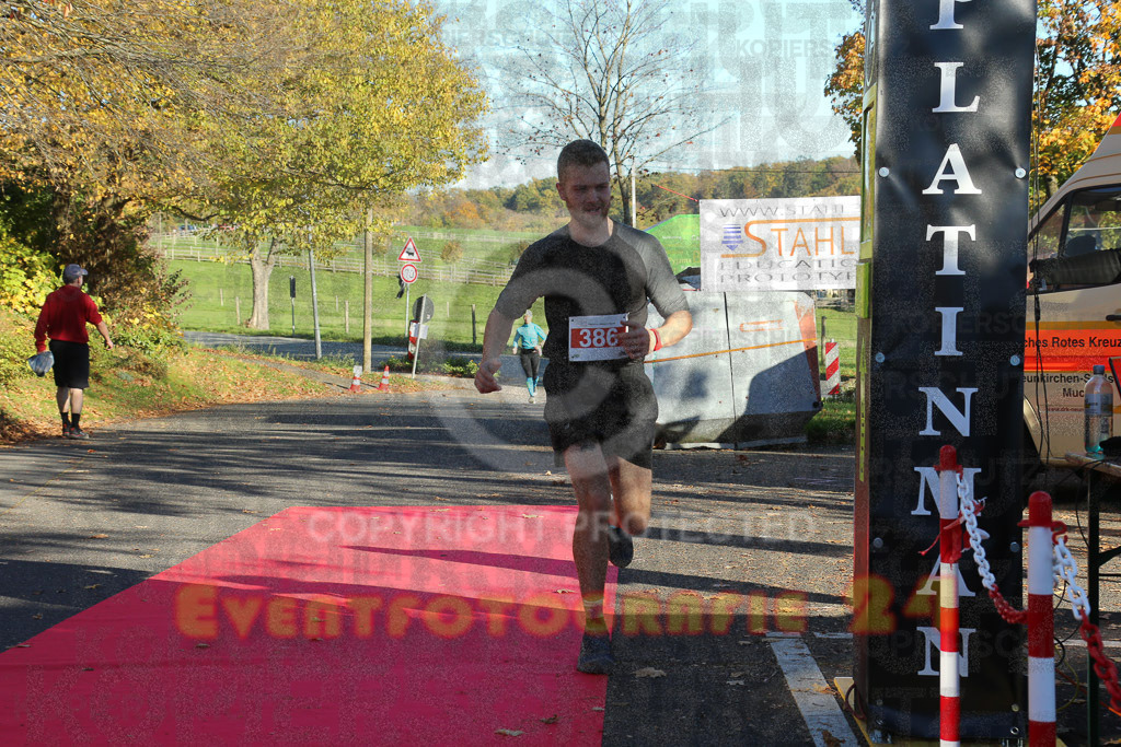 221113_1333_EX1_9786 | Sportfotografie im Rhein-Sieg Kreis, Köln, Bonn, NRW, Rheinland Pfalz, Hessen, etc. Unser Tätigkeitsfeld umfasst den Laufsport vom Volkslauf über den Marathon, Duathlon, Triathon bis zum Ultralauf wie Kölnpfad Ultra oder Schindertrail.