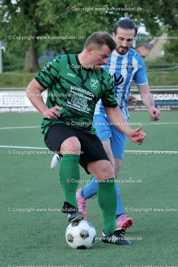 Fußball Kreispokal 25/26 Ü 32 : Spiel um Platz 3 : SV 08/29 Friedrichsfeld - SV Ringenberg AH  2 : 1 | Fußball Kreispokal 25/26 Ü 32 : Spiel um Platz 3 : SV 08/29 Friedrichsfeld - SV Ringenberg AH  2 : 1Spielort : Voerde Friedrichsfeld - Realisiert mit Pictrs.com