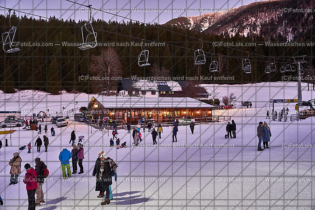 _ALP8110_NACHTderBALLONE_Lackenhof_Bergrettung | ... mit dem Ballonsportclub Ötscherland aus Wieselburg, der Bergrettung Lackenhof mit einer Schauübung, der Perchtengruppe 'Gaminger Ötscherteufeln' und dem Musikverein Lackenhof, So 28. Dezember 2025.