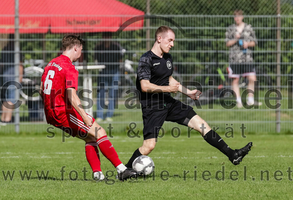 2023-09-17_043_DJK_Ottenhofen_gegen_FC_Finsing_II | Ottenhofen, Deutschland, 17.09.2023:
Fußball, Kreisklasse 2023 / 2024, 7. Spieltag, DJK Ottenhofen gegen FC Finsing II, Endergebnis: 3:0

Maximilian Eberhardtg (FC Finsing, #6), Lukas Meinzer (DJK Ottenhofen, #13)

Foto: Christian Riedel / fotografie-riedel.net