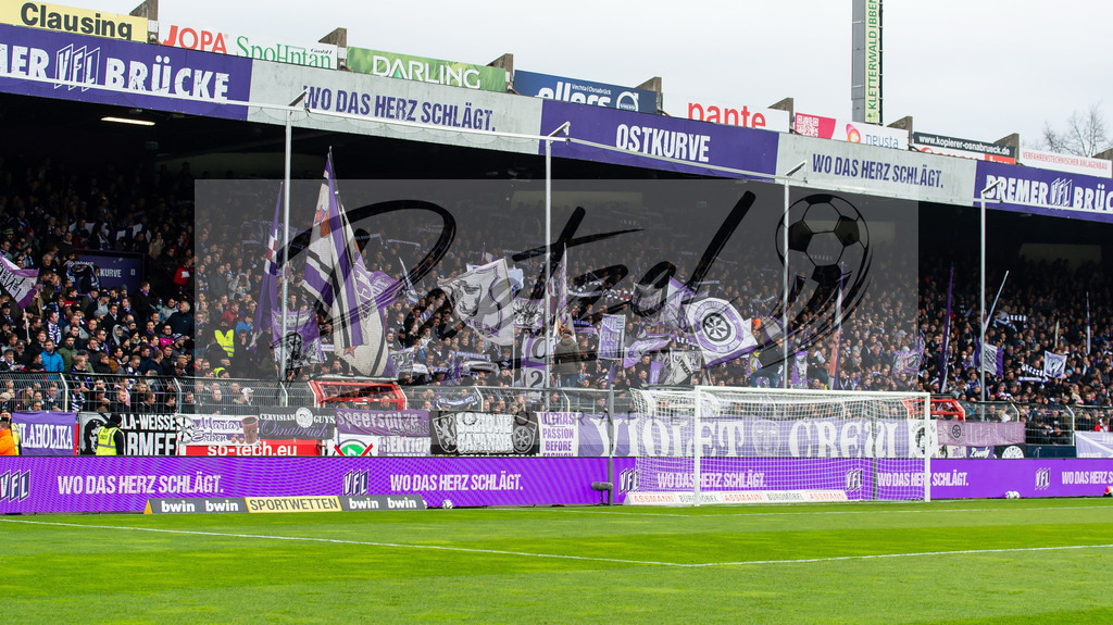 OSNTSV20211106_146 | Fussball, Herren: . Fans von VfL Osnabrueck bei dem Spiel der 3. Liga zwischen VfL Osnabrueck und TSV 1860 Muenchen im Stadion an der Bremer Bruecke am 06.11.2021 in Osnanbrueck, Deutschland.DFB / DFL REGULATIONS PROHIBIT ANY USE OF PHOTOGRAPHS AS IMAGE SEQUENCES AND/OR QUASI-VIDEO. - Realisiert mit Pictrs.com