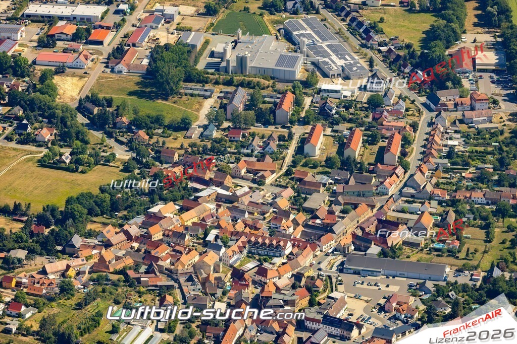Das Luftbild der Stadt Bad Bibra wurde 2022 vom Flugzeug heraus erstellt (keine Drohnen-Aufnahmen) Aufnahmehöhe ca.450 Meter- hohe Bildauflösung und Druck-Qualität. Garantiert!