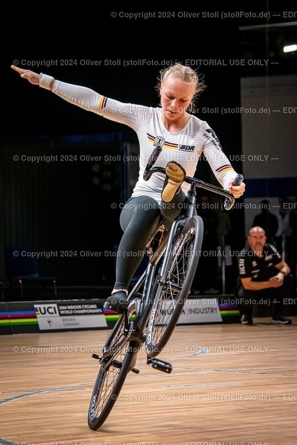 20241026OAS33547-lic | FUELLER Lara (GER / RKV Poppenweiler) First Place at UCI World Championships Indoor Artistic Cycling Bremen/GER Proposal 194,70 points Result 186,89 points - Realisiert mit Pictrs.com