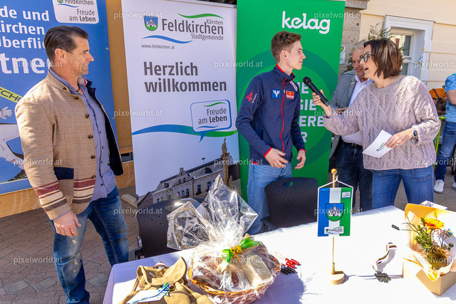 Autogrammstunde mit Maximilian Ortner | Bildershop von pixelworld.at - Realisiert mit Pictrs.com