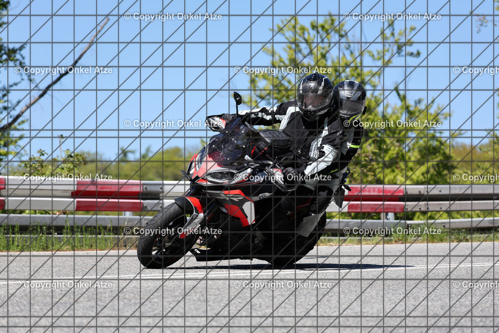 IMG_9790 | Fotograf am Kyffhäuser. Onkel Atze. Kyffhäuser Rennstrecke. Café36. Motorsportfotografie. - Realisiert mit Pictrs.com