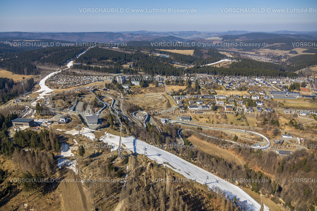 Winterberg220303571 | Luftbild, Veltins EisArena, Kunsteisbahn als Rodelbahn, Skeleton und Bobbahn, Fernsicht, Winterberg, Sauerland, Nordrhein-Westfalen, Deutschland