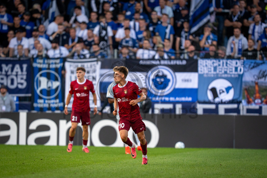 SG Sonnenhof Großaspach vs. Arminia Bielefeld, Fussball, DFB-Pokal, 1. Runde, 22.08.2026 | Lukas Stoppel (SG Sonnenhof Großaspach, #10),SG Sonnenhof Großaspach vs. Arminia Bielefeld, Fussball, DFB-Pokal, 1. Runde, 22.08.2026,DFB regulations prohibit any use of photographs as image sequences and/or quasi-video