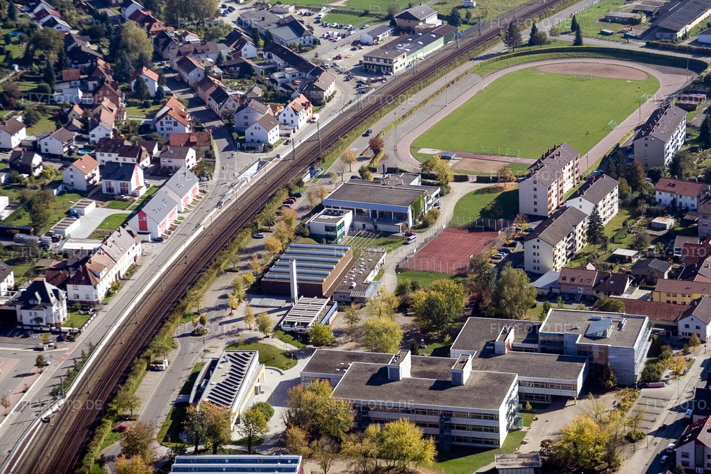 Luftbild: TSV Berghausen Stadion im Ortsteil Berghausen in Pfinztal im Bundesland Baden-Württemberg in Deutschland. Foto: IMG_8569.jpg vom 14.10.2007 durch Werner Riehm/FLY-FOTO.de