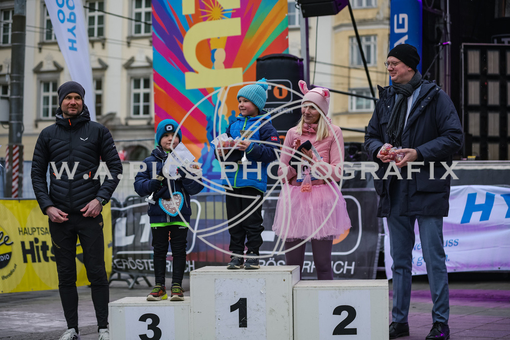 SILVESTERLAUF LINZ 25 | Linz, AUSTRIA, 31. Dezember 25, TRIRUN SILVESTERLAUF LINZ 25 , Image shows: 
Photo: WAPICS / BINDER Manuel