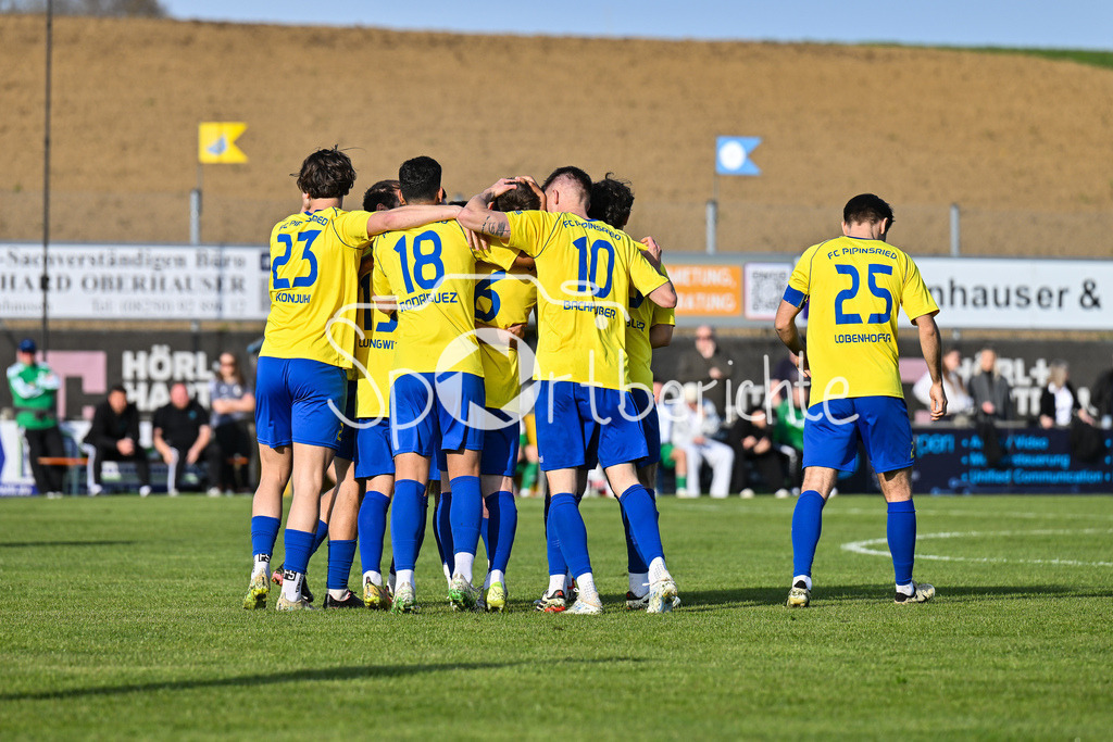 FC Pipinsried - TSV Grünwald | Jubel nach dem Treffer zum 1-0 druch Mario GOTZENDORFER (FCP #6) / Tor / Torschuetze / Freude / Happy / Bayernliga Sued: FC Pipinsried - TSV Gruenwald, Kuechenstadel Arena am 11.04.2025