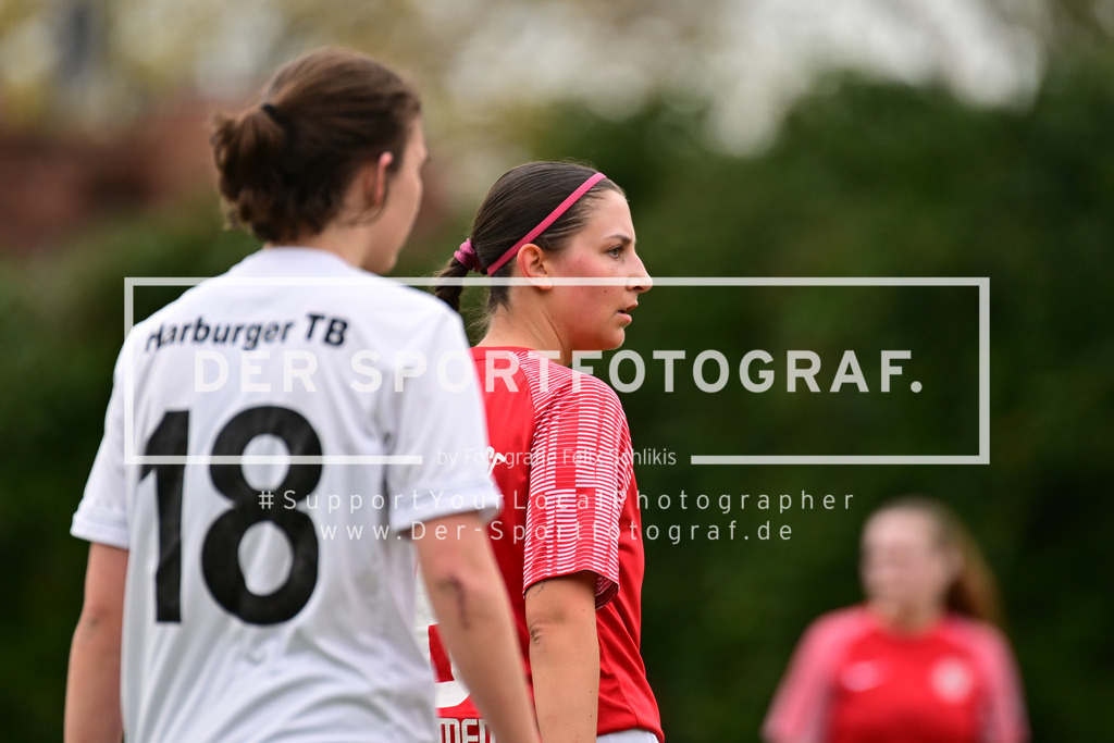 Fußball I Frauen I Saison 2025-2026 I Bezirksliga I 21. Spieltag I Harburger TB - Rahlstedter SC I 165969 | Der Sportfotograf. - Realisiert mit Pictrs.com