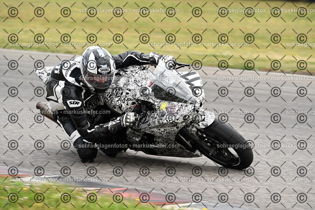 25bt02-0891 | markuskiefer.com - Realisiert mit Pictrs.com