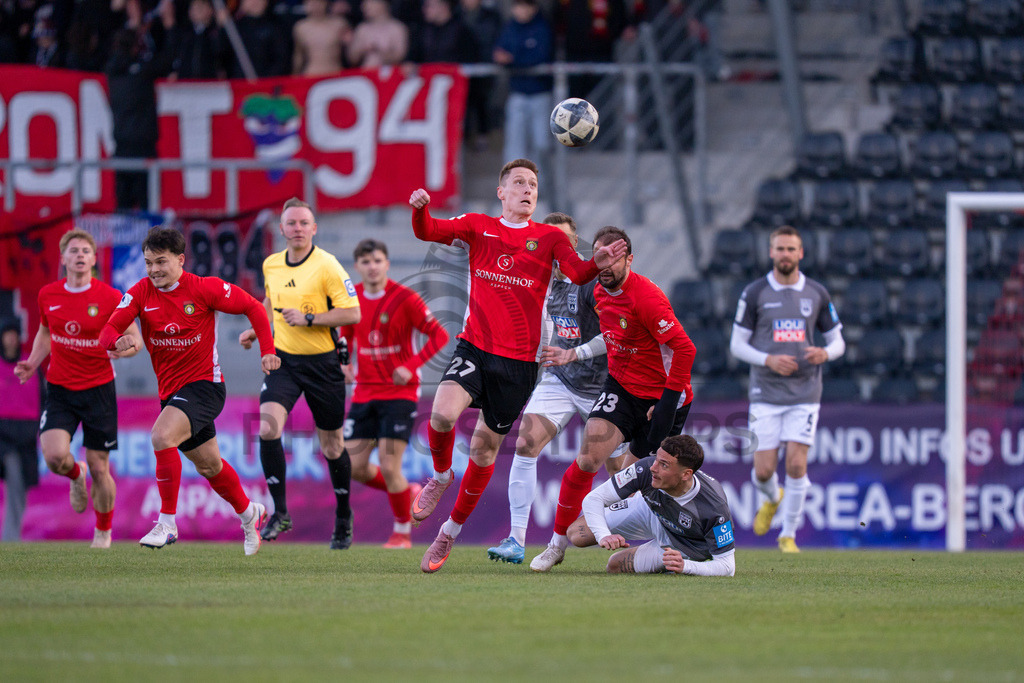 SG Sonnenhof Grossaspach vs. SSV Ulm 1846 Fussball, Fussball, WFV-Pokal, Viertelfinale, 01.04.2026 | Loris Maier (SG Sonnenhof Grossaspach, #27) am Ball,SG Sonnenhof Grossaspach vs. SSV Ulm 1846 Fussball, Fussball, WFV-Pokal, Viertelfinale, 01.04.2026