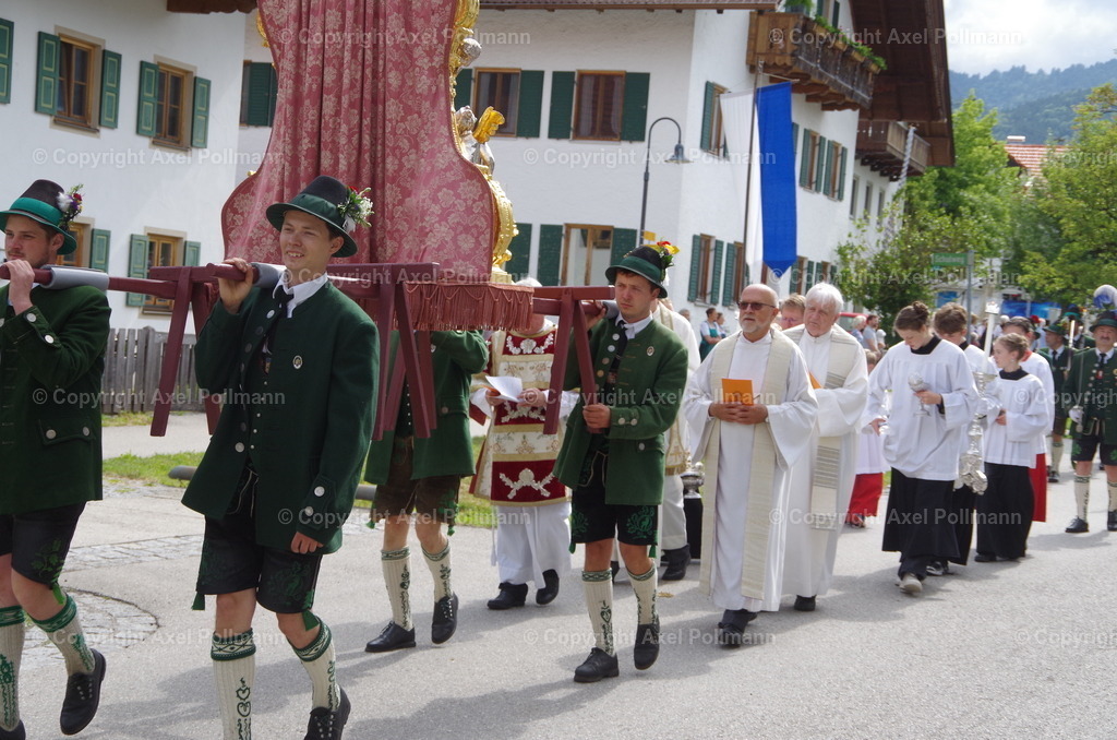 IMGP6598 | fotografiert von Axel PollmannLeonhardi Wallfahrt Benediktbeuern und Murnau, Fronleichnam, Fasching, Landschaft im Loisachtal und Benediktbeuern  - Realisiert mit Pictrs.com