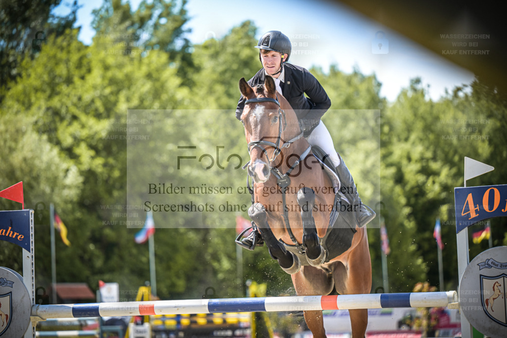 DOS_5459 | Entdecke hochwertige Reitturnierfotos von Foto Oger. Professionell, emotional und authentisch – jetzt Lieblingsmomente im Shop bestellen. - Realisiert mit Pictrs.com