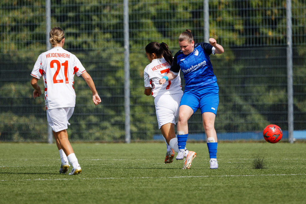 FCHMÜN_250907_6972 | Fotopresso – Sportfotografie in Heidenheim & Umgebung. Professionelle Sportfotografie für unvergessliche Momente. Dynamische Action-Shots, emotionale Szenen & hochwertige Bilder. - Realisiert mit Pictrs.com