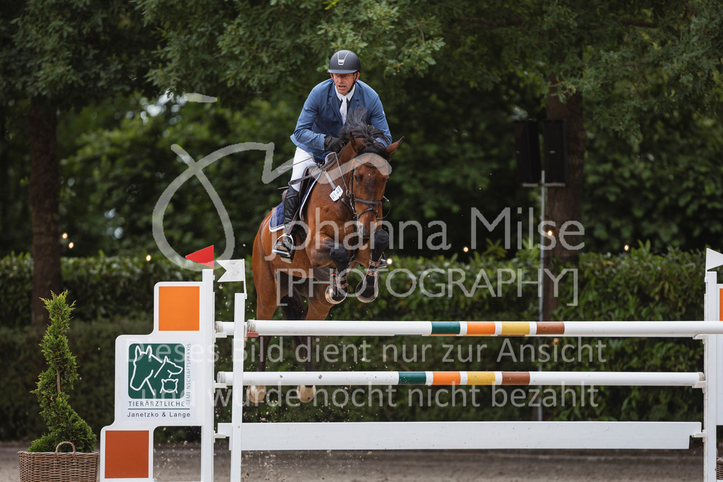 240614_Lemwerder_S1-Springen-538 | Deine schönsten Turniermomente als professionelle Fotos! Entdecke hochwertige Pferdesport-Fotografie im Online-Shop. Jetzt Fotos finden & bestellen!