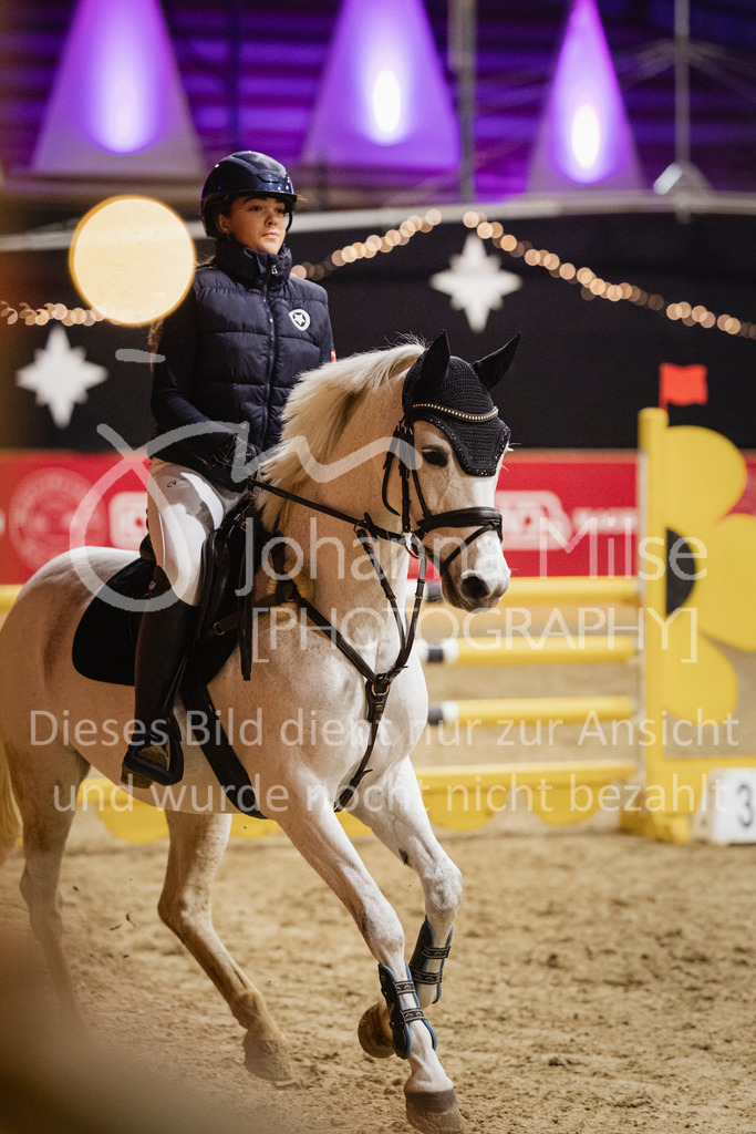 231118_PonyTrophy-276 | Deine schönsten Turniermomente als professionelle Fotos! Entdecke hochwertige Pferdesport-Fotografie im Online-Shop. Jetzt Fotos finden & bestellen!