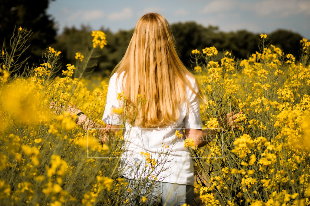 Rapsfeld Mia 2022-104 | lanaschraderfotografie - Realisiert mit Pictrs.com