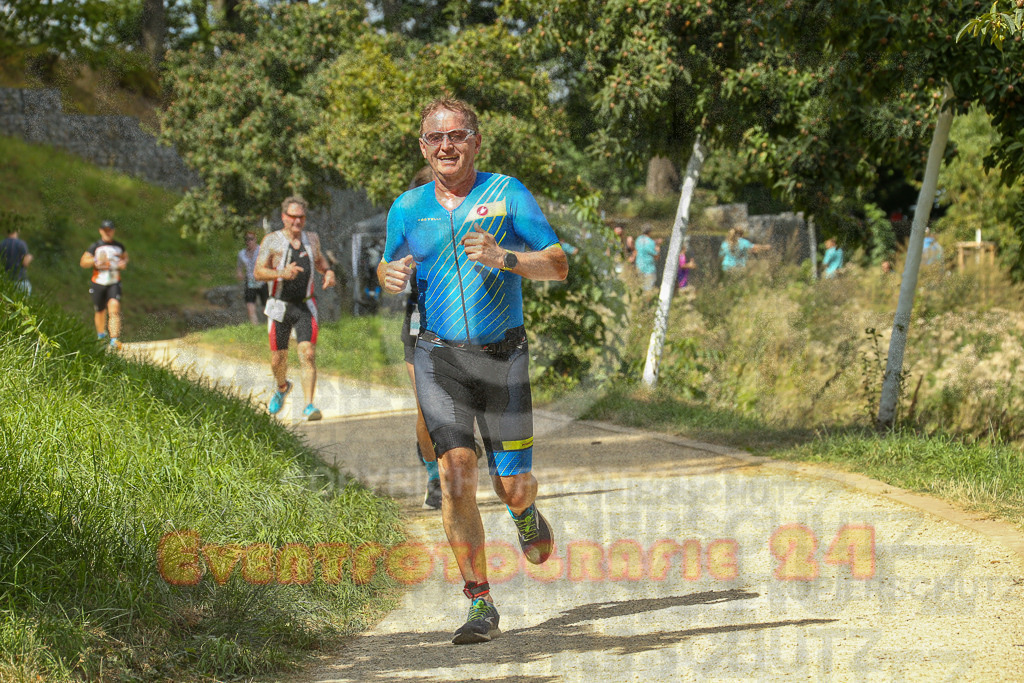 250824_1338_EX1_3066 | Sportfotografie im Rhein-Sieg Kreis, Köln, Bonn, NRW, Rheinland Pfalz, Hessen, etc. Unser Tätigkeitsfeld umfasst den Laufsport vom Volkslauf über den Marathon, Duathlon, Triathon bis zum Ultralauf wie Kölnpfad Ultra oder Schindertrail.