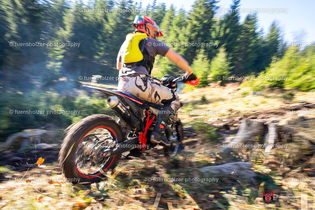 fuernholzer_241026-C1-261 | Fotografische Impressionen von der Red Stag Enduro Extreme by fuernholzer-photography.com. Endurosport in Österreich fotografisch festgehalten von fuernholzer. Auftragsfotografie für Private, Gewerbefotos und Industriefotografie. Eventfotografie, Sportfotografie und Motorsportfotografie. Anbieter von Fotoworkshops, Fototraining, fotografischen Vorträgen und Fotoseminaren.