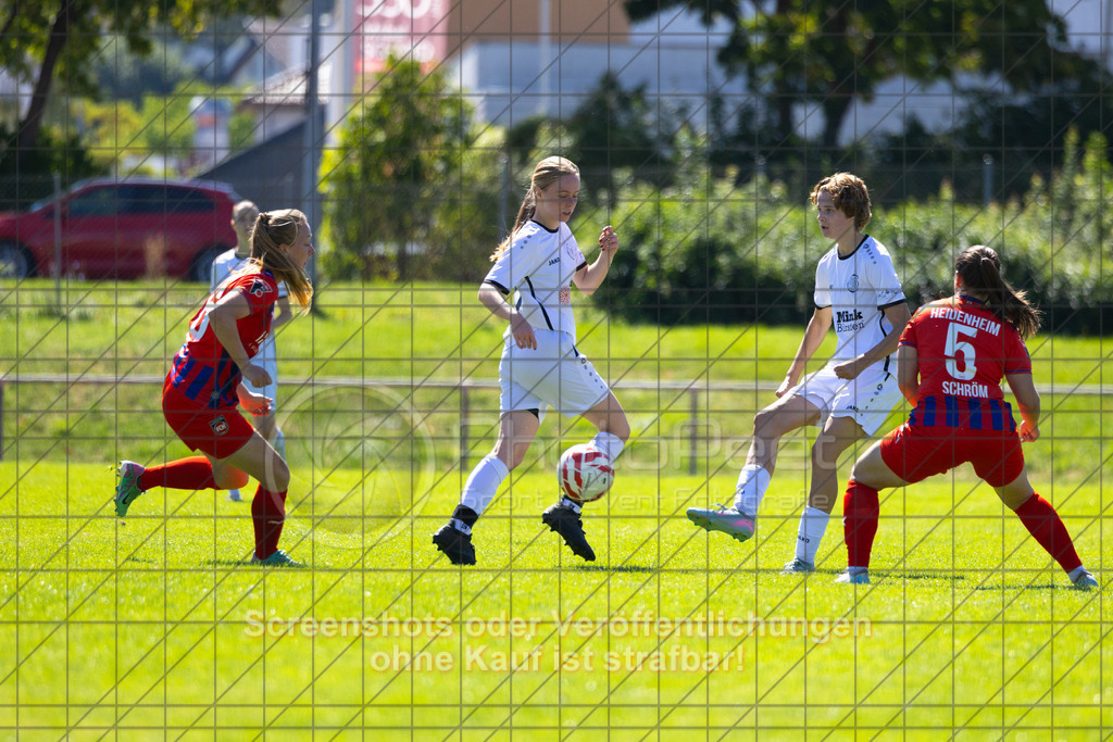 20260906_124621_0321_(c)_by_PhotoPeet | #,1.FC Donzdorf (weiß) vs. 1.FC Heidenheim 1846 (rot), Fußball, Frauen-Verbandspokal Gruppe 2, 2. Runde, Saison 2026/2027, Rasenplatz Lautertal Stadion, Süßener Straße 16, 73072 Donzdorf, 06.09.2026 - 11:00 Uhr,Foto: PhotoPeet / Sport- &amp; Eventfotografie / Peter Harich