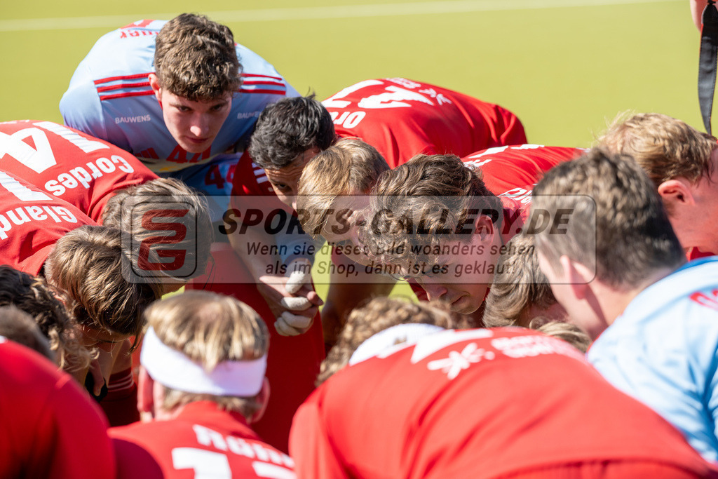 SFE_20250412_0034 | Köln, Deutschland, 12.04.2025:  Hockey 1. Bundesliga Herren Rot-Weiss Köln - Harvestehuder THC im KTHC Stadion Rot-Weiss Köln Tennis and Hockey Club am 12.04.2025 in Köln, Deutschland. (Foto von Stephan Fehrmann)Köln, Germany, 12.04.2025: Hockey 1. Bundesliga Herren Rot-Weiss Köln - Harvestehuder THC in KTHC Stadion Rot-Weiss Köln Tennis and Hockey Club at 12.04.2025 in Köln, Deutschland. (Foto from Stephan Fehrmann)