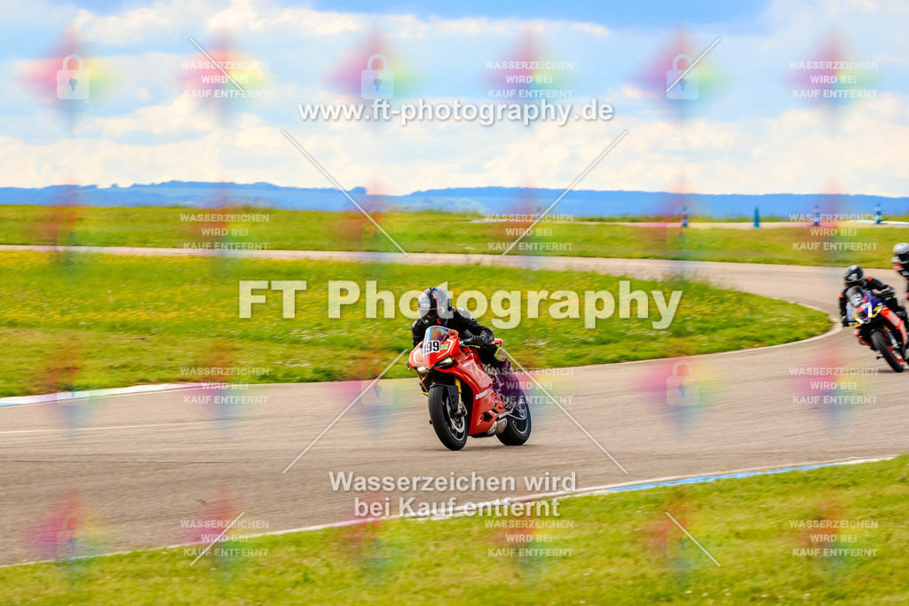 MotoTeam-1312 | Hier findet Ihr Bilder von Touristenfahrten auf der Nürburgring Nordschleife oder von anderen Veranstaltungen die ich besucht habe. Viel Spass beim Durch Schauen 