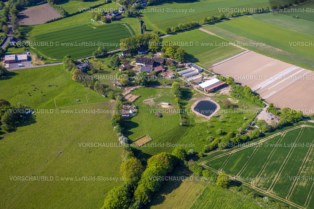 Wetter240503649 | Luftbild, Demeter Hof Sackern, Bio landwirtschaftlicher Betrieb, Albringhauser Straße, Wiesen und Felder, Esborn, Wetter, Ruhrgebiet, Nordrhein-Westfalen, Deutschland