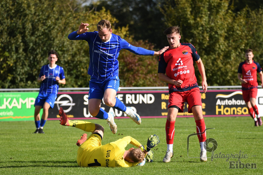 FC Rastede-GVO Oldenburg | Herren Bezirksliga 2; FC Rastede (blau)-GVO Oldenburg (rot) am 29.09.2024; in Rastede (Sportanlage Köttersweg), Photo: Philip Eiben 2024 - Realisiert mit Pictrs.com