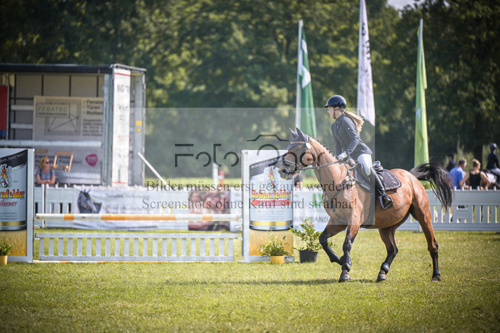 DOS_2925 | Entdecke hochwertige Reitturnierfotos von Foto Oger. Professionell, emotional und authentisch – jetzt Lieblingsmomente im Shop bestellen.Deutschlandweite Turnierfotografie. - Realisiert mit Pictrs.com