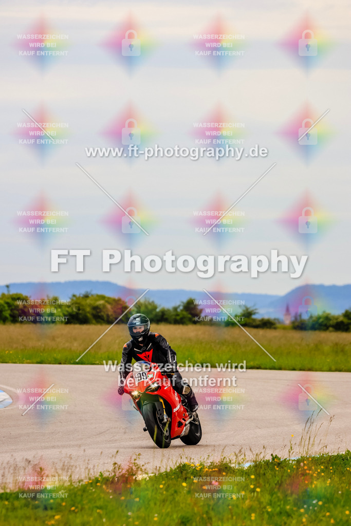 MotoTeam-2877 | Hier findet Ihr Bilder von Touristenfahrten auf der Nürburgring Nordschleife oder von anderen Veranstaltungen die ich besucht habe. Viel Spass beim Durch Schauen 