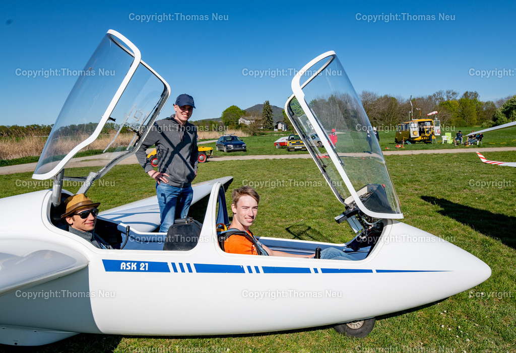 DSC_4494 | smb,Stadtmagazin , Segelfluggruppe, die Fliegerjugend von links: Matthias Neubacher, Yannick Elsinghorst, Benjamin Ilchmann, , ,, Bild: Thomas Neu