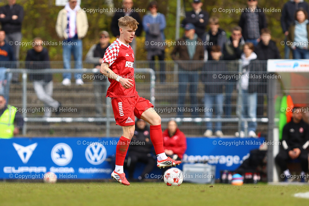 NH_FCEintrachtNorderstedt_HamburgerSVU21_RegionalligaNord_11042026 | #3 Endrik Jaschan (FC Eintracht Norderstedt)Fußball I Herren I Regionalliga Nord I Saison 2025-2026 I 29. Spieltag I FC Eintracht Norderstedt - Hamburger SV U21 I 11.04.2026 I Edmund-Plambeck-Stadion