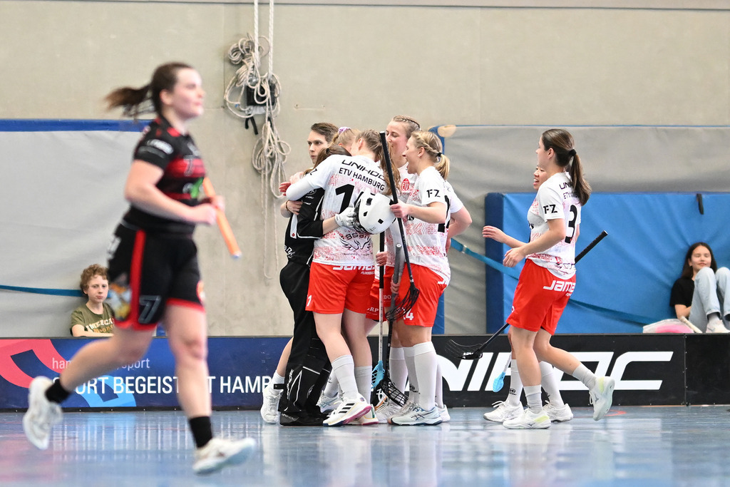 Floorball I Frauen I Saison 2023-2024 I 1. Frauen Floorball-Bundesliga I Playoffs 3. Spieltag I ETV Lady Piranhhas Hamburg - Dümptener Füchse | Der Sportfotograf. - Realisiert mit Pictrs.com