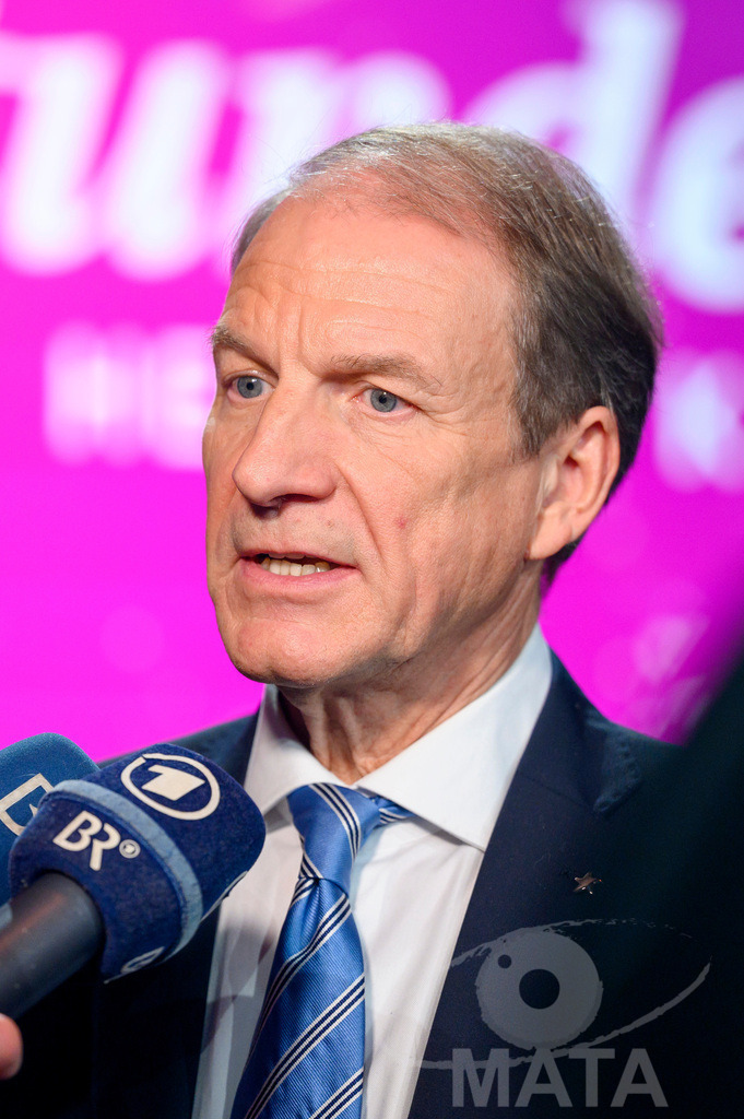 _DWI6472 | Thomas Jansing bei '30 Jahre Sternstunden-Gala 2023' in der Frankenhalle. Nürnberg, 15.12.2023 - Realisiert mit Pictrs.com