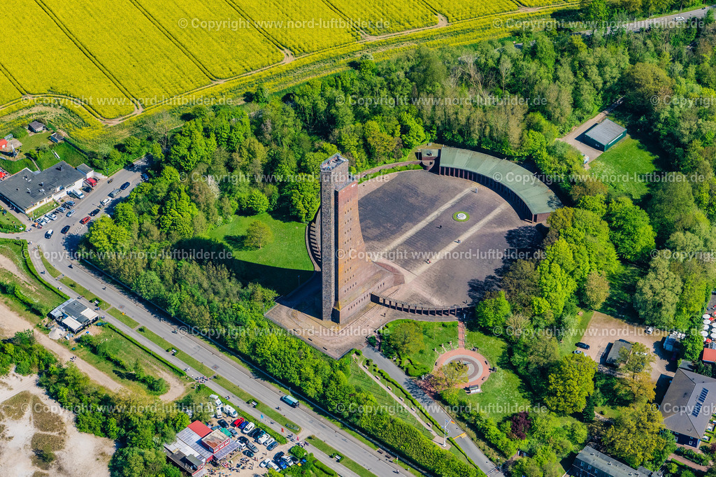 Laboe_Marine_Ehrenmal_ELS_6222010524 | LABOE 01.05.2024 Marine- Ehrenmal des " DMB Deutscher Marinebund " als Wahrzeichen der Kieler Förde in Laboe im Bundesland Schleswig-Holstein, Deutschland. // Naval memorial of the "DMB Deutscher Marinebund" as a landmark of the Kieler Foerde in Laboe in the state Schleswig-Holstein, Germany. Foto: Martin Elsen