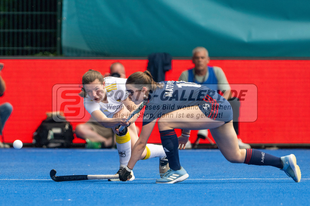 Final4_20250531-1257-Z09_2487 | Krefeld, Deutschland, 31.05.2025:  Feldhockey Final4 2025 – „Deutsche Feldhockey-Meisterschaften 2025“ im Gerd-Wellen-Hockeyanlage am 31.05.2025 in Krefeld, Deutschland. (Foto von Kramhöller/Fehrmann/Kaste)Krefeld, Germany, 31.05.2025: Feldhockey Final4 2025 – „Deutsche Feldhockey-Meisterschaften 2025“ in Gerd-Wellen-Hockeyanlage at 31.05.2025 in Krefeld, Deutschland. (Foto from Kramhöller/Fehrmann/Kaste)
