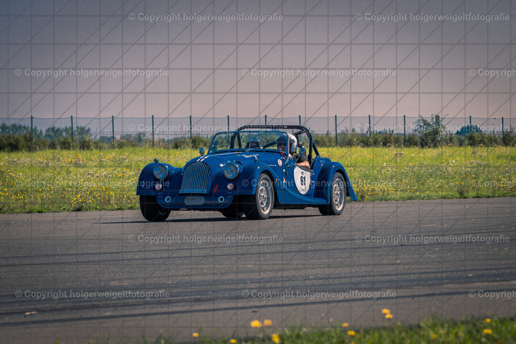 Morgan Baby Doll | Foto vom 3. Classic Motor Weekend 18. - 20. August 2023 auf dem Flugplatz in Obermehler - Realisiert mit Pictrs.com